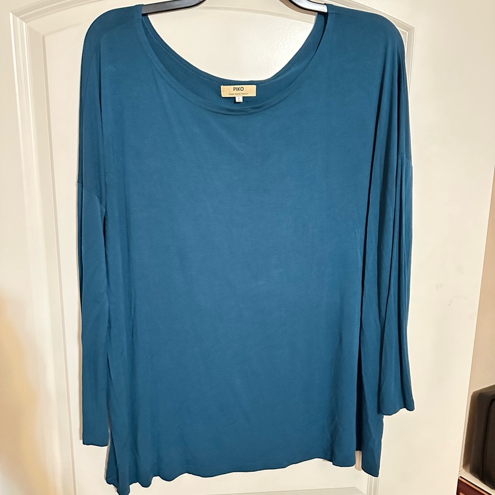 Women's Blue Top